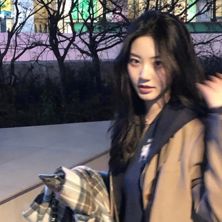 后窗的女人